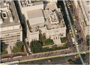 Aerial photo of the Benaki Museum. The accessible entrance is through the alley shown on the left side of this picture.