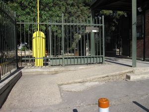Picture of ramp at entrance.