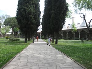 The paths in the 2nd courtyard have 4 star smoothness and 5 star flatness.