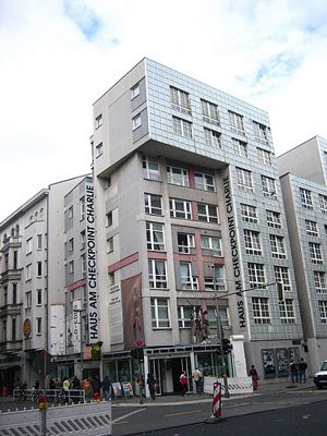 The step-free entrance to the Museum of the Wall is through the gift shop at Friedrichstrasse and Kochstrasse.