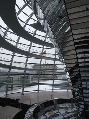 The inside of the dome has two intertwined ramps to go up and come down (4 Star Sage Flatness but long ramps). There are flat areas to rest along the way.