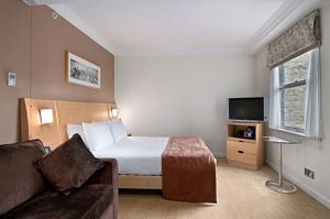 Image of Hilton London Green Park bedroom