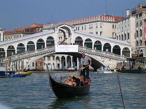 Description: C:\Users\John\Documents\1European WC travel 2\1 Reviews\!Venice\!OverviewPics\Excursions\Rialto\Rialto bridge wheelchair access.jpg