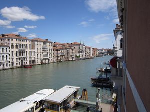 https://www.sagetraveling.com/clientfiles/image/Venice/OverviewPics/ST300_Disabled-Accessible-Travel-Venice-Italy.jpg