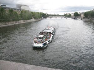 Accessible paris boat 6