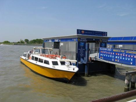 venice airport marco polo alilaguna water bus access wheelchair boat accessible taxi boats things place shouldn miss