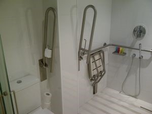 barcelona-roll-in-shower