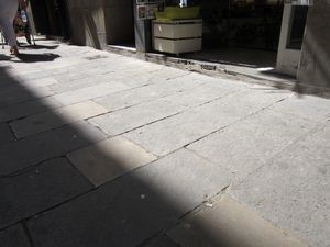 barcelona-sidewalks