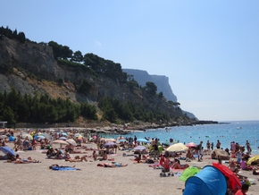 Accessible beach in Cassis