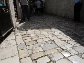 moderate cobblestones