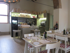 Article - San Felice, accessible Tuscany winery and villa 2-3412