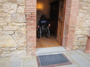Article - San Felice, accessible Tuscany winery and villa 2-3733